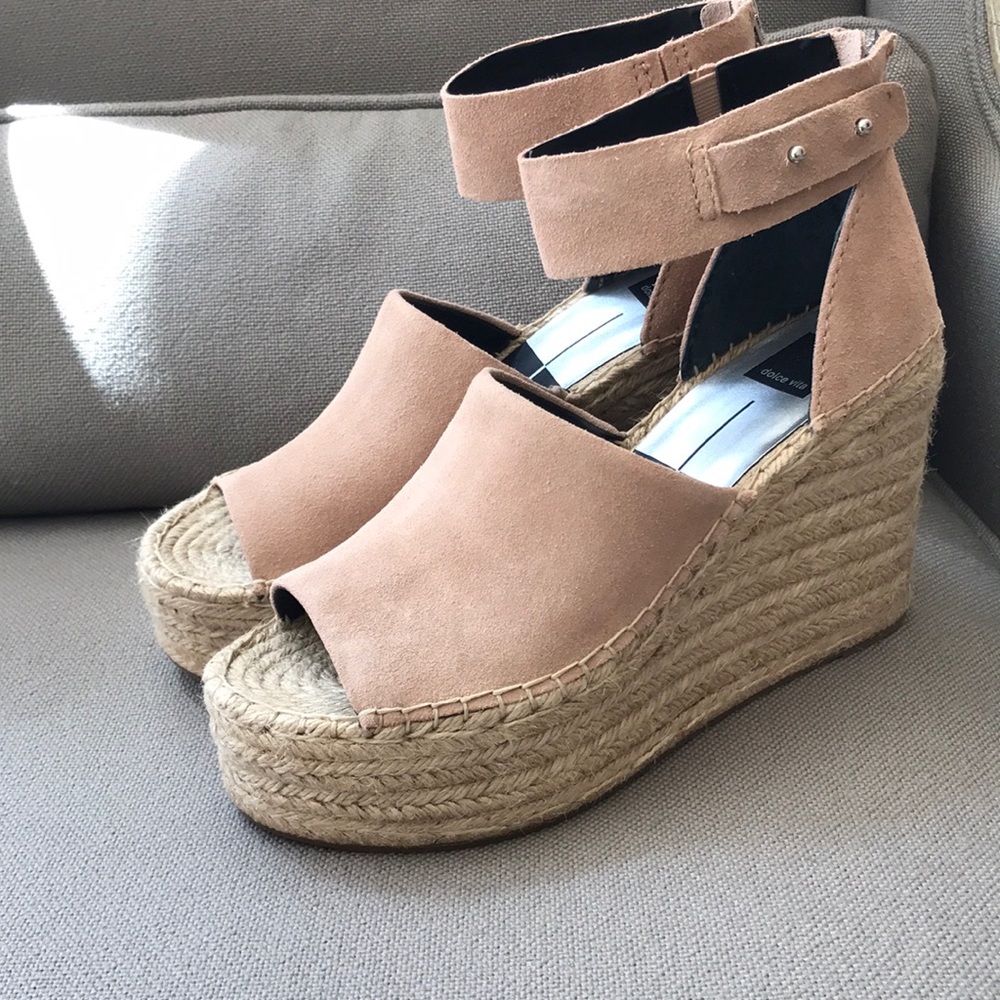 Dolce Vita Straw Wedges in Blush sz 9.5